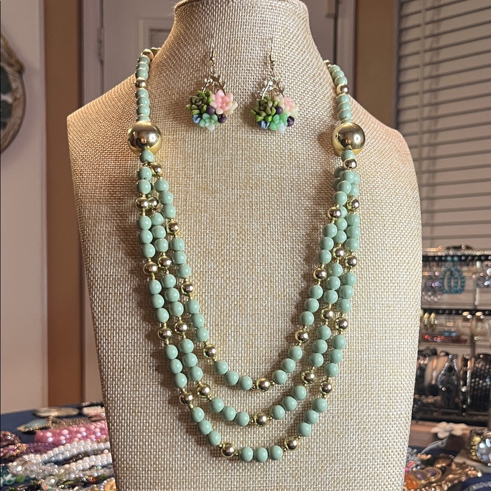 Elegant Mint Green and Gold Beaded Necklace and Earring Set